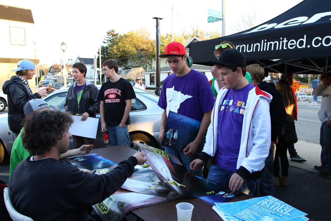 Line of attendees outside the Times Cinema for MWSFF 2010
