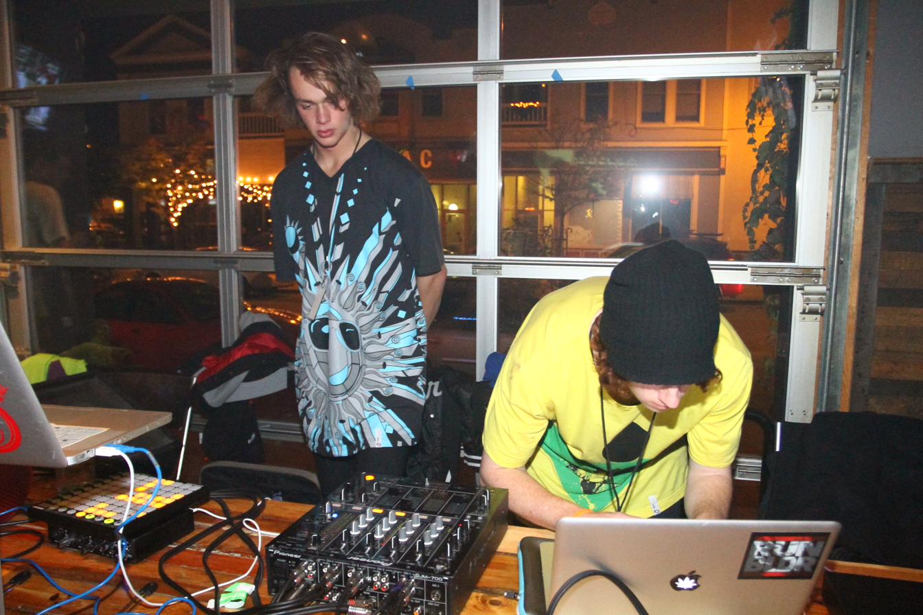 Sponsor tents outside MWSFF 2010 — 4FRNT Skis, Bern, Laacke and Joys